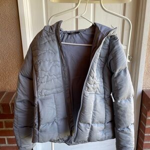 The North Face Gray Puffer Jacket 550 with Quilted Design